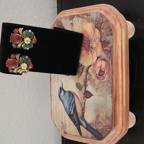 Vintage FLORENZA Clip Earrings - Picture 1 of 5